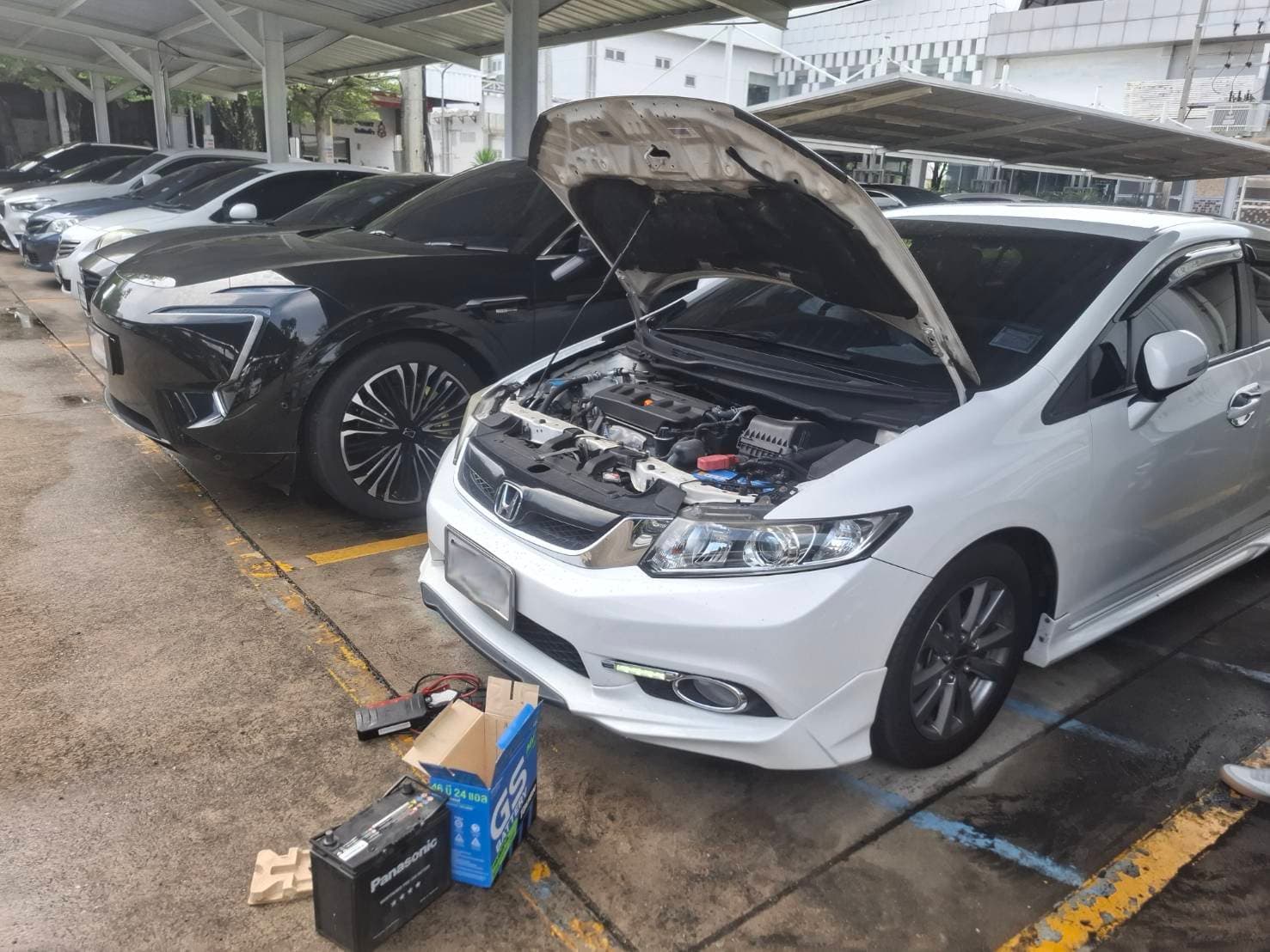 ผลงานบริการปะยางนอกสถานที่ Nang Service ภาพที่ 34 - บริการซ่อมยางรถยนต์มืออาชีพ 24 ชั่วโมง